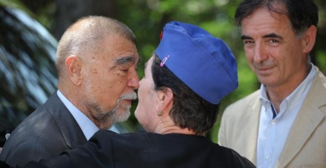 http://www.maxportal.hr/wp-content/uploads/2014/07/tisucu-antifasista-slavilo-dan-ustanka-dosli-mesic-pupovac-slika-5750131-640x330.jpeg