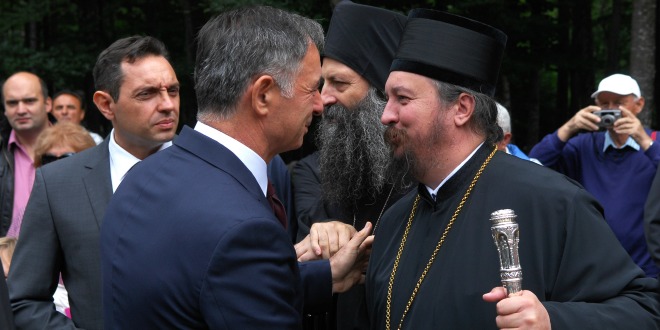 http://www.maxportal.hr/wp-content/uploads/2015/06/PupovacVulin-pravoslavni-sve%C4%87enic-660x330.jpg