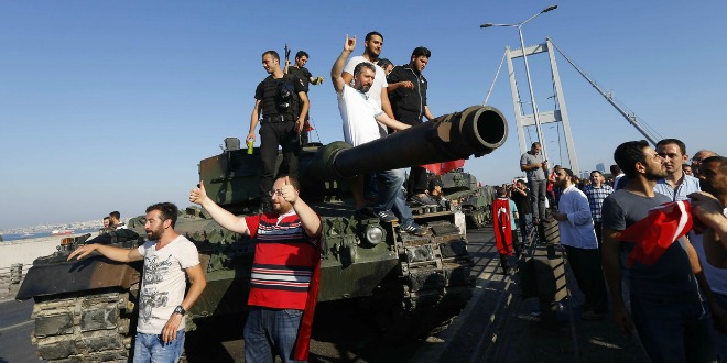 turska, policija i civili osvojili tenk