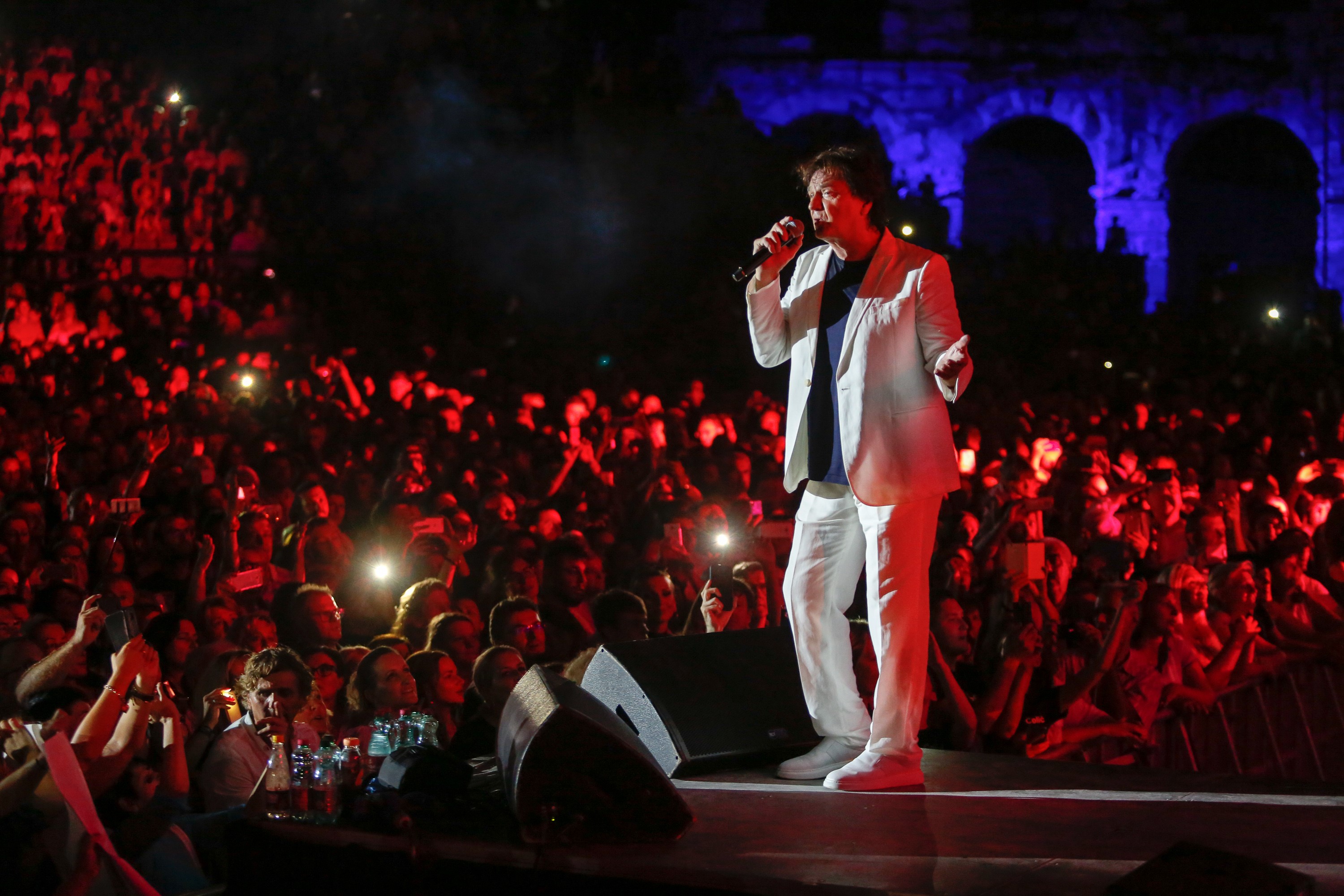 FOTO: Zdravko Čolić u Puli održao trosatni koncert za pamćenje