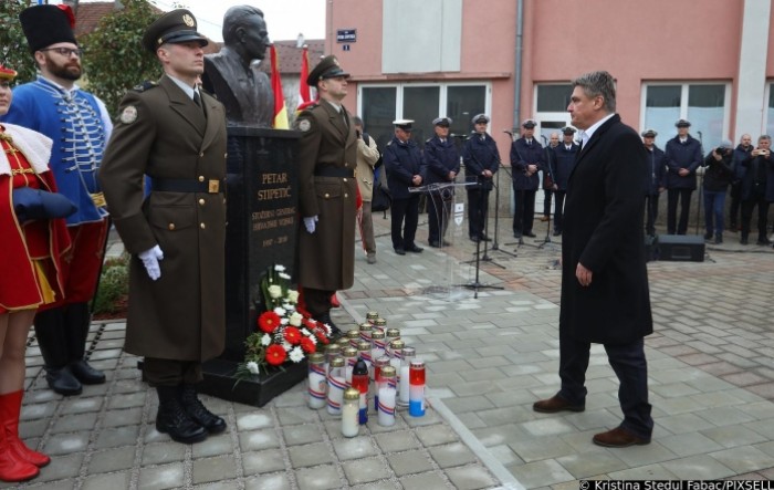 petar stipetić spomenik ogulin