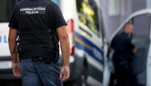 U Sisku uhićena dva policajca, Uskok objavio za što ih tereti