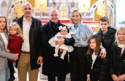 Ministar Šipić na krštenju šestog djeteta obitelji Majić: Snažna poruka nade i povjerenja u budućnost