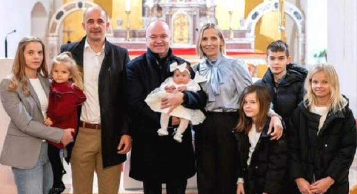 Ministar Šipić na krštenju šestog djeteta obitelji Majić: Snažna poruka nade i povjerenja u budućnost