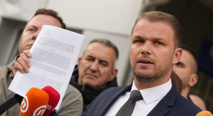 'Na ulasku u Hrvatsku pustili su mi pse u Mercedes i rekli da ne smetam dok njuškaju'