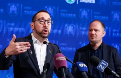 Pitali Tomaševića je li primjeren koncert partizanskih pjesama dok se otkrivaju masovne grobnice. Evo što je odgovorio